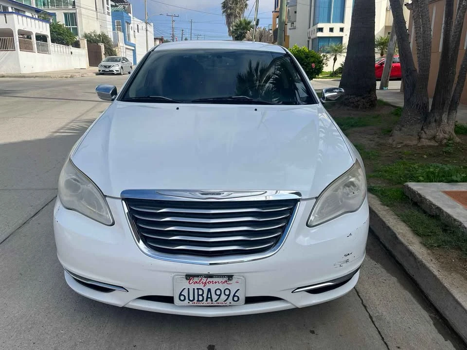 2011 Chrysler 200 - Image 3 of 10