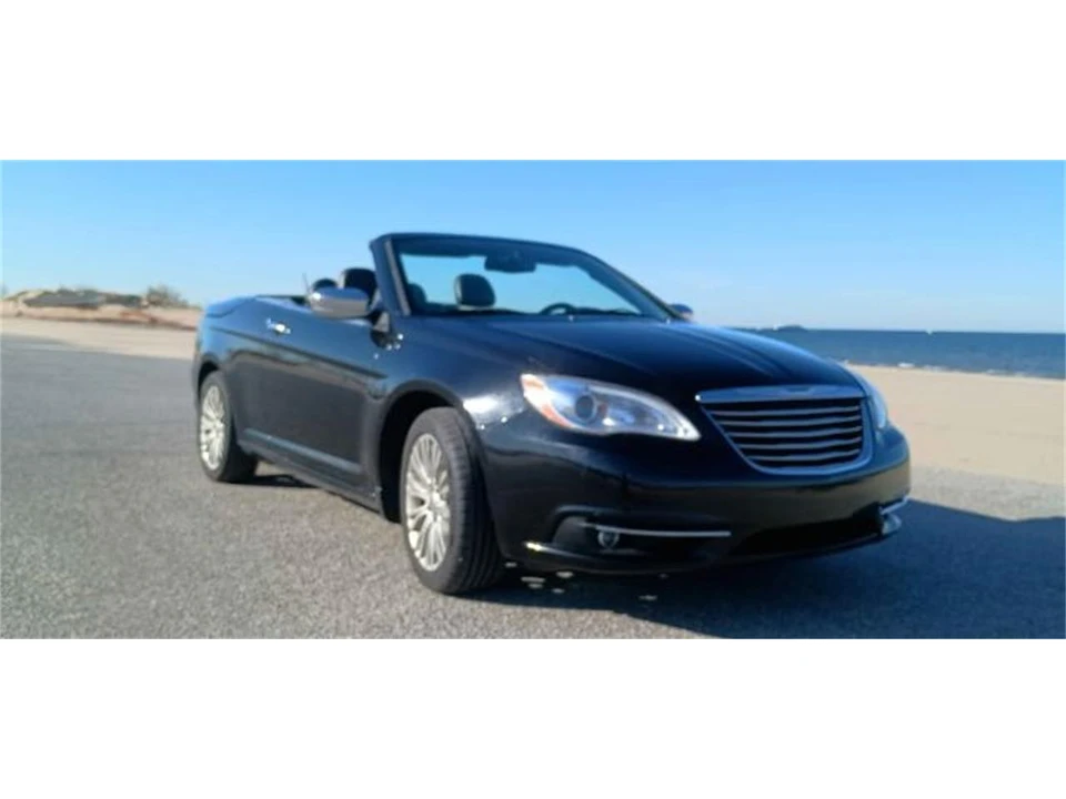 2011 Chrysler 200 - Image 18 of 20
