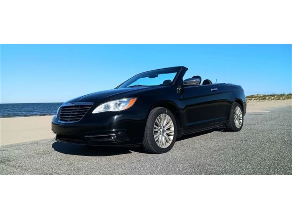 2011 Chrysler 200 - Image 17 of 20