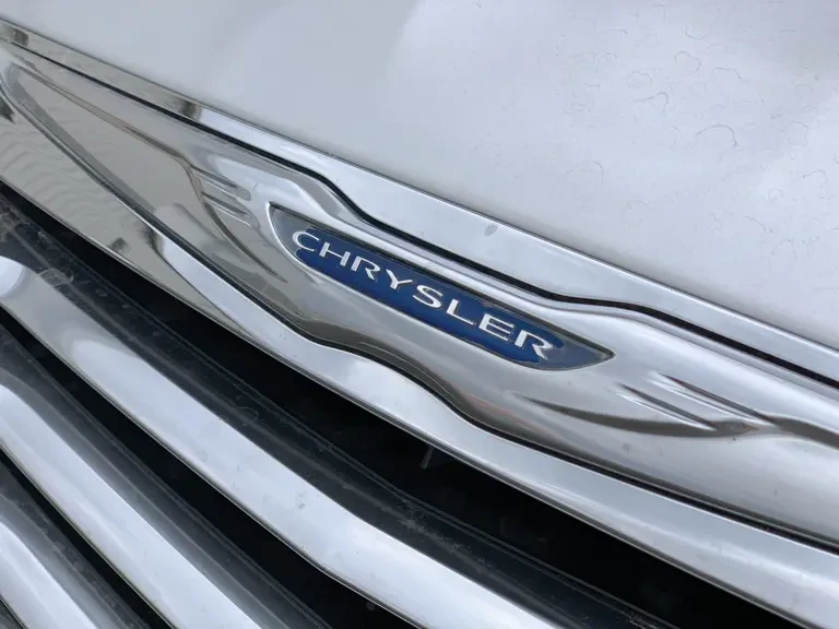 2011 Chrysler 200 - Image 5 of 5