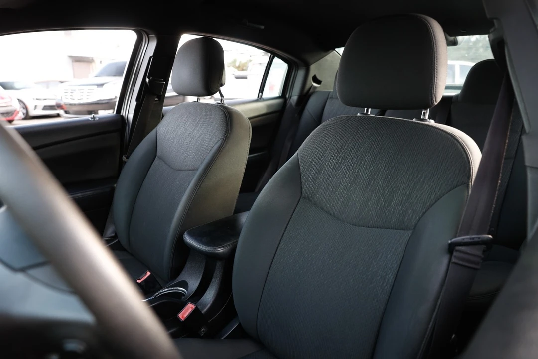 2011 Chrysler 200 - Image 6 of 12