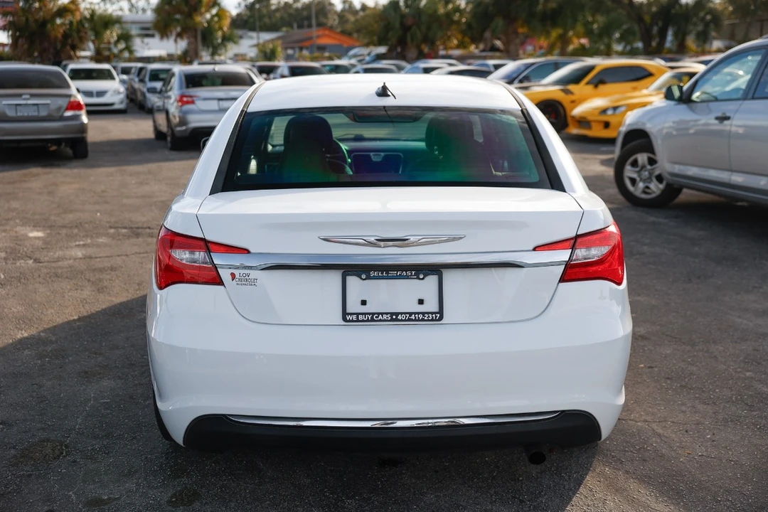 2011 Chrysler 200 - Image 9 of 12