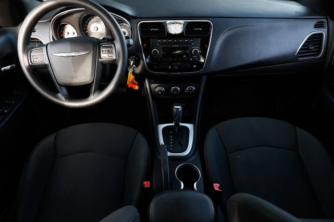 2011 Chrysler 200 - Image 2 of 12