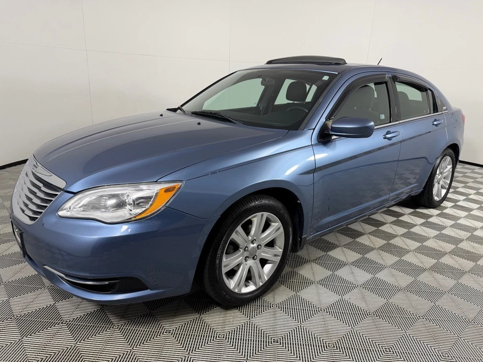 2011 Chrysler 200 - Image 9 of 21