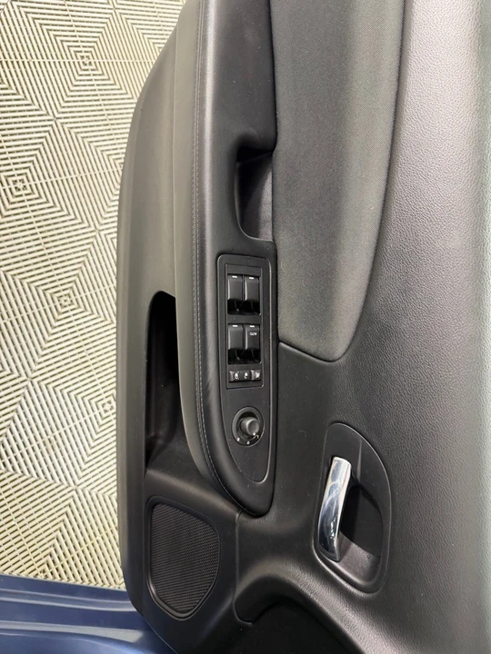 2011 Chrysler 200 - Image 10 of 21