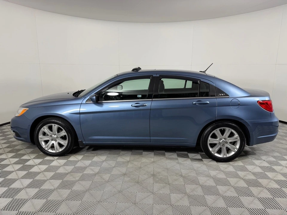 2011 Chrysler 200 - Image 8 of 21