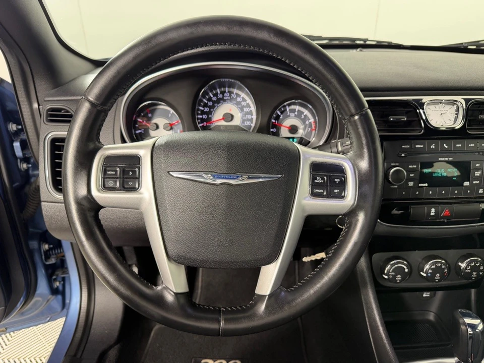 2011 Chrysler 200 - Image 14 of 21