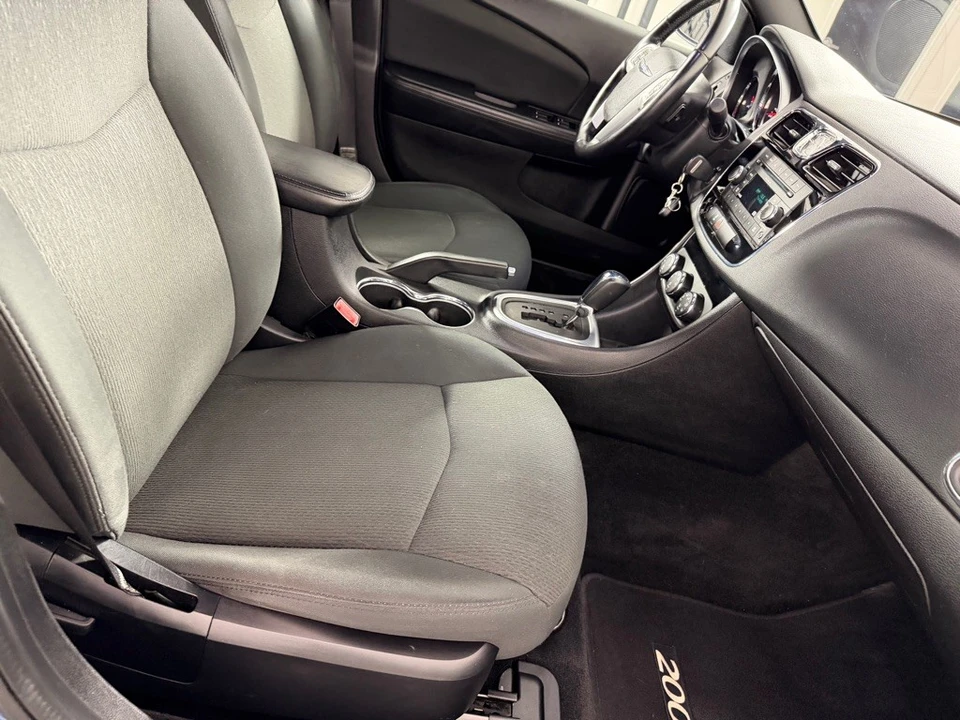 2011 Chrysler 200 - Image 20 of 21