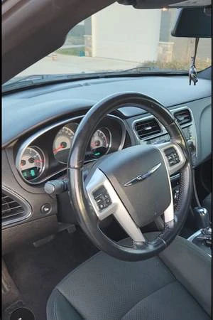 2011 Chrysler 200 - Image 10 of 17