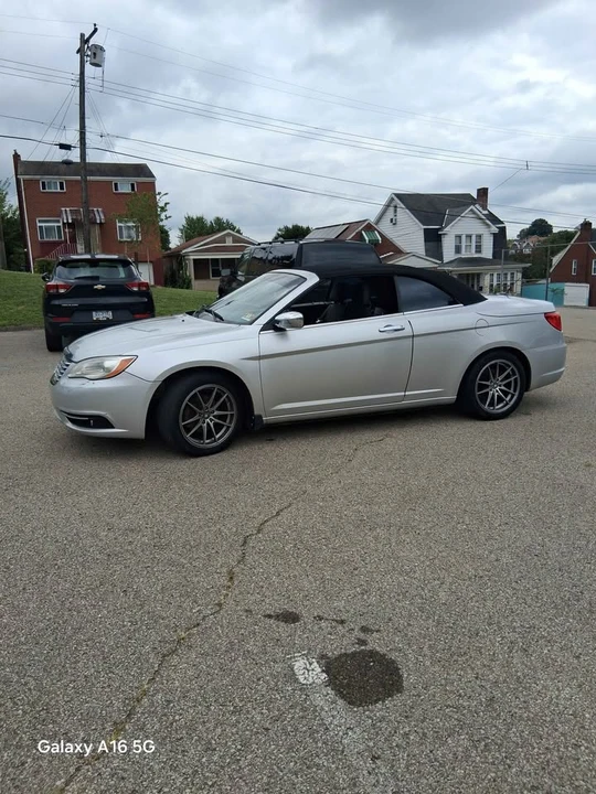2011 Chrysler 200 - Image 2 of 17