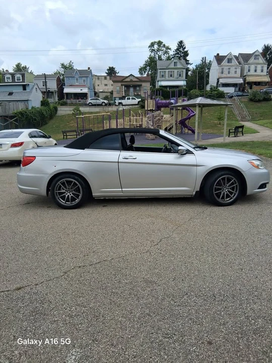 2011 Chrysler 200 - Image 6 of 17