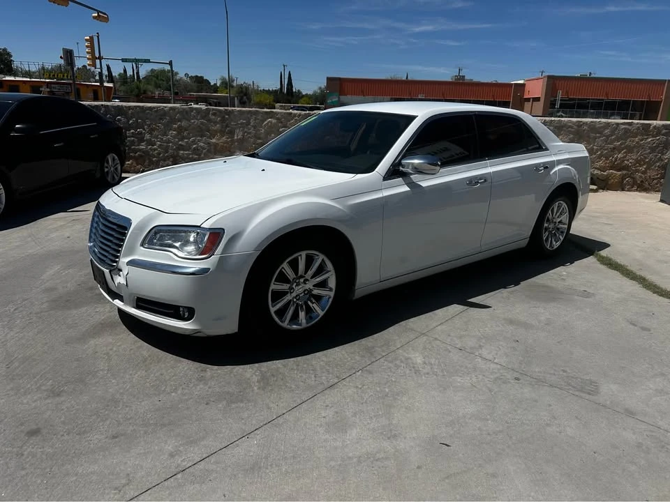 2011 Chrysler 300 (2005-2023) - Image 2 of 10