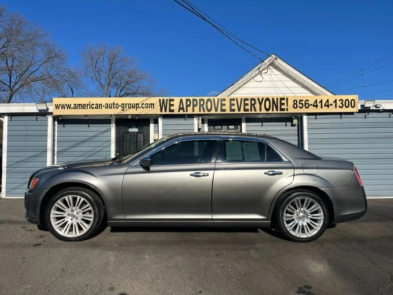 2011 Chrysler 300 (2005-2023) - Image 3 of 12