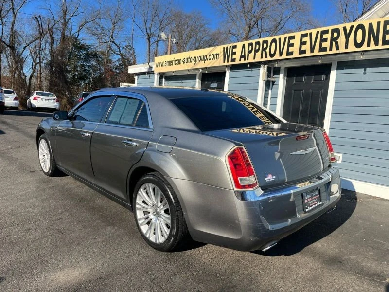 2011 Chrysler 300 (2005-2023) - Image 4 of 12