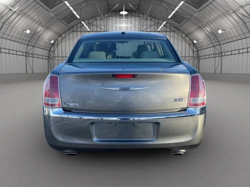 2011 Chrysler 300 (2005-2023) - Image 8 of 12