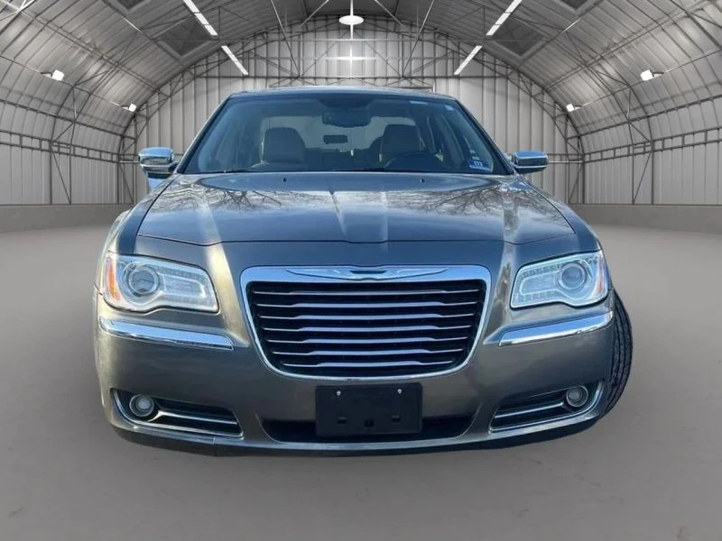 2011 Chrysler 300 (2005-2023) - Image 3 of 12