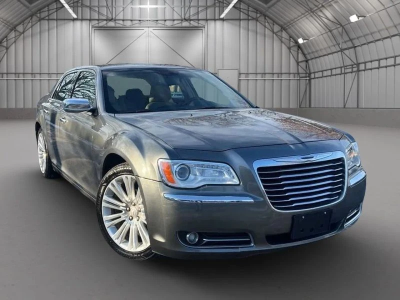 2011 Chrysler 300 (2005-2023) - Image 2 of 12