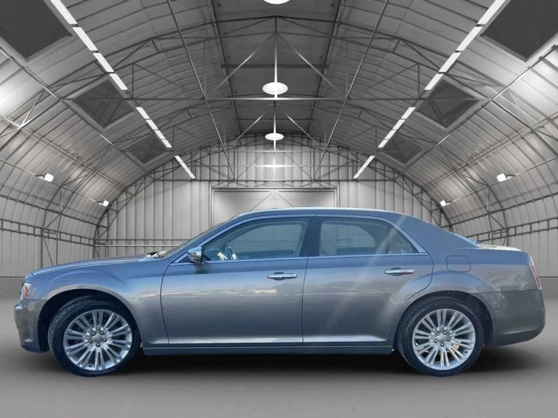2011 Chrysler 300 (2005-2023) - Image 5 of 12