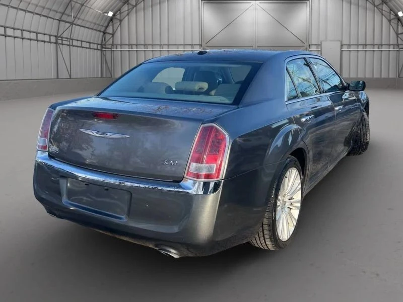 2011 Chrysler 300 (2005-2023) - Image 9 of 12