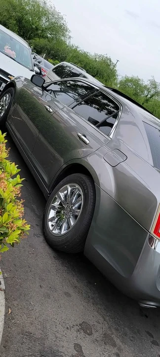 2011 Chrysler 300 (2005-2023) - Image 10 of 11