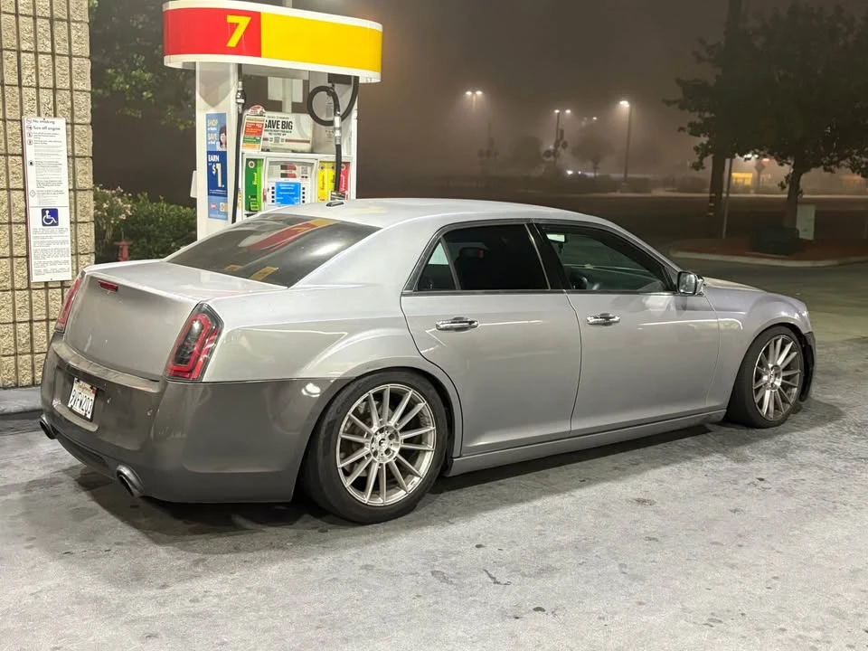 2011 Chrysler 300 (2005-2023) - Image 5 of 5