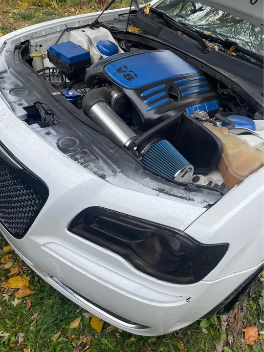 2011 Chrysler 300 (2005-2023) - Image 2 of 4