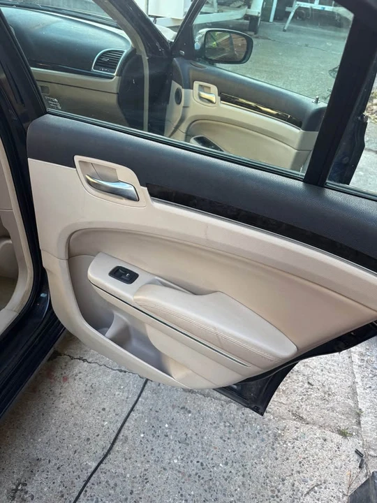 2011 Chrysler 300 (2005-2023) - Image 13 of 20
