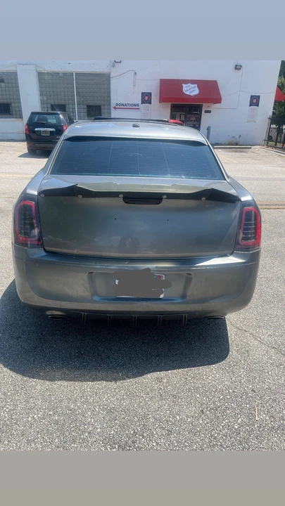 2011 Chrysler 300 (2005-2023) - Image 11 of 13