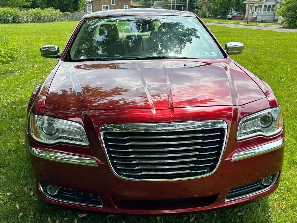 2011 Chrysler 300 (2005-2023) - Image 6 of 31