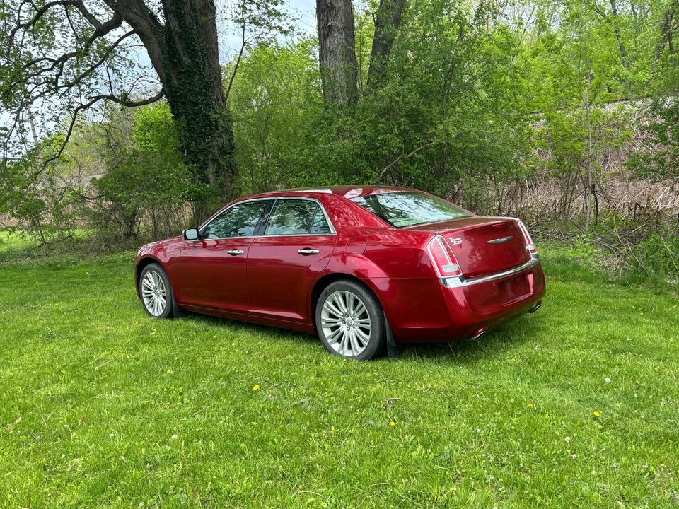 2011 Chrysler 300 (2005-2023) - Image 13 of 31