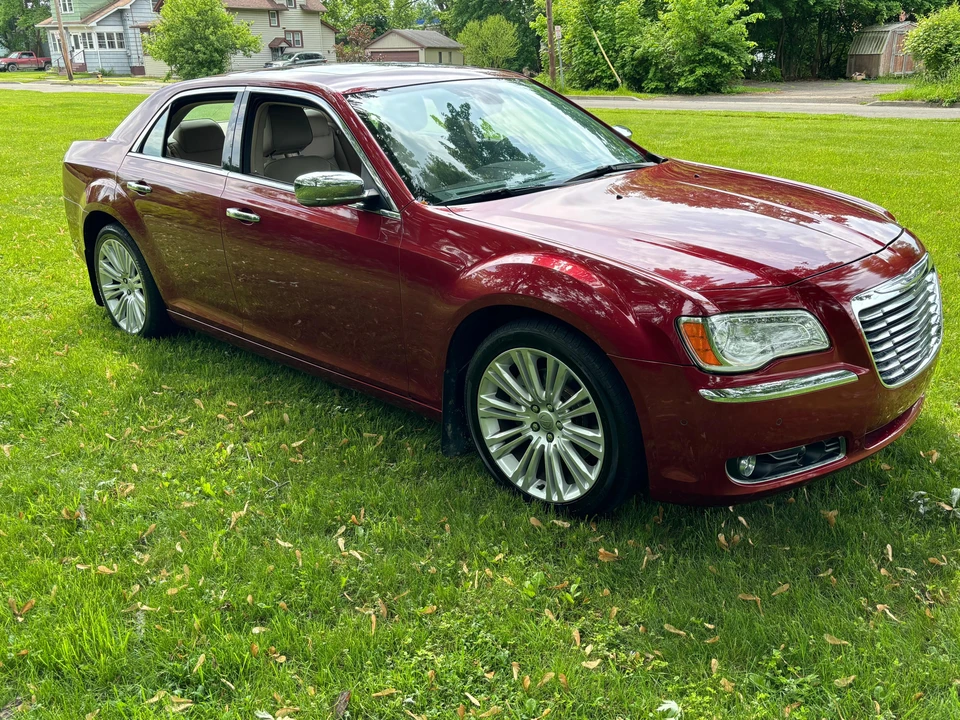 2011 Chrysler 300 (2005-2023) - Image 23 of 31