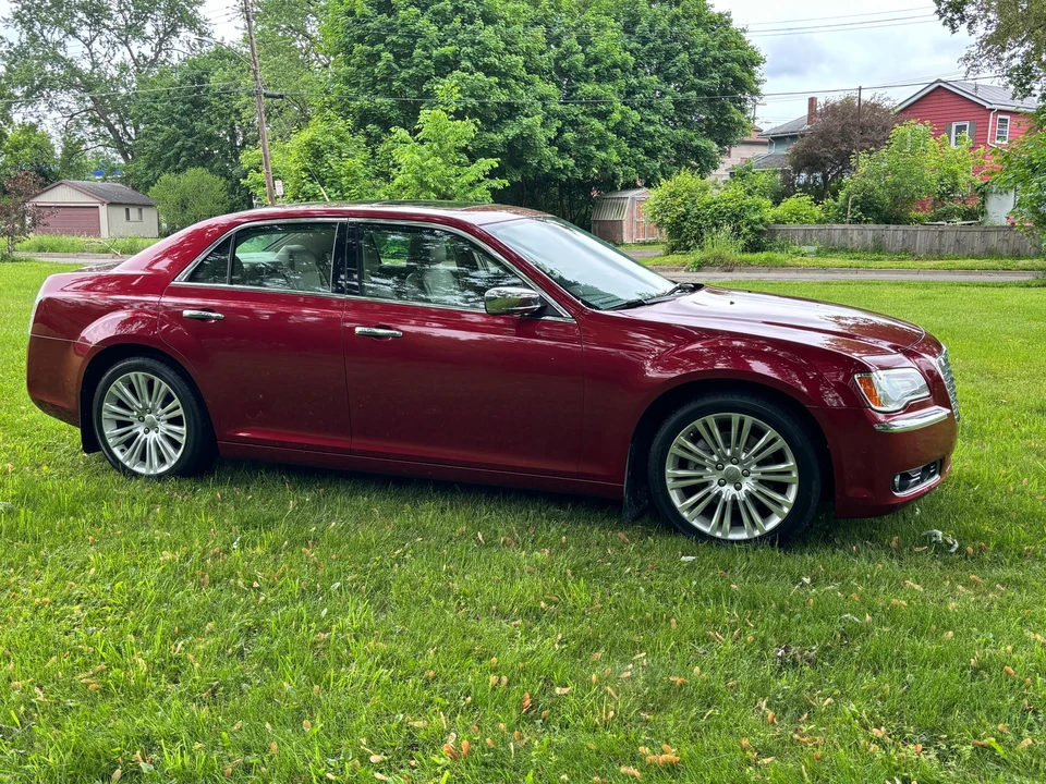 2011 Chrysler 300 (2005-2023) - Image 21 of 31