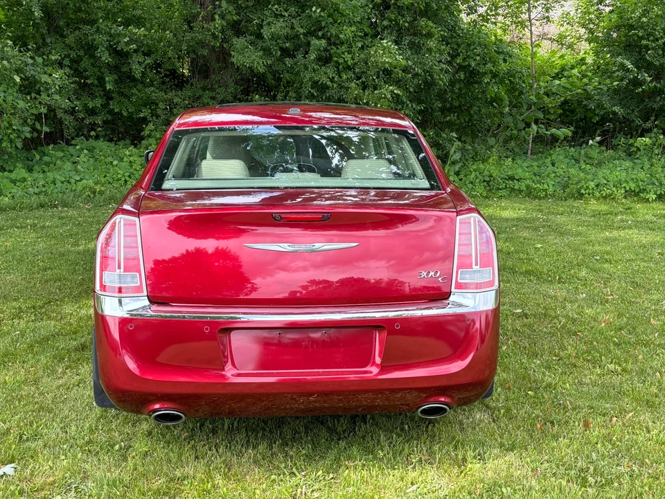 2011 Chrysler 300 (2005-2023) - Image 18 of 31