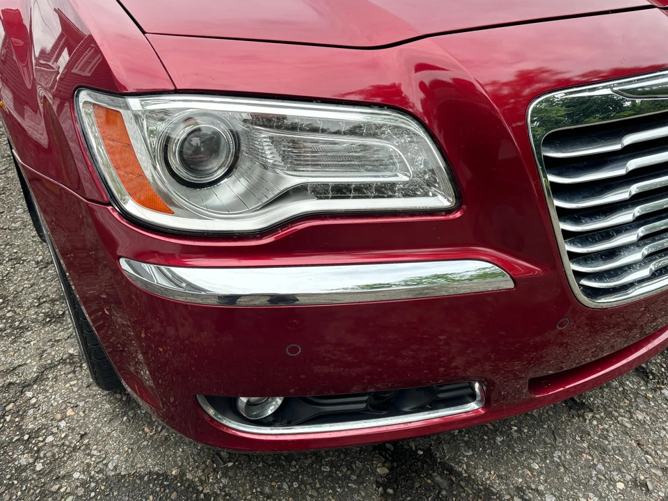 2011 Chrysler 300 (2005-2023) - Image 28 of 31