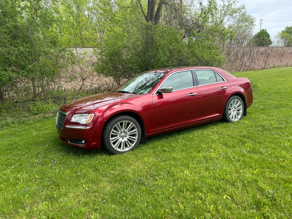 2011 Chrysler 300 (2005-2023) - Image 12 of 31