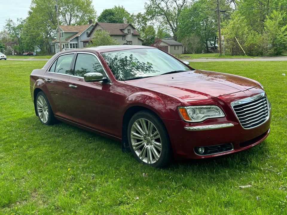 2011 Chrysler 300 (2005-2023) - Image 24 of 31