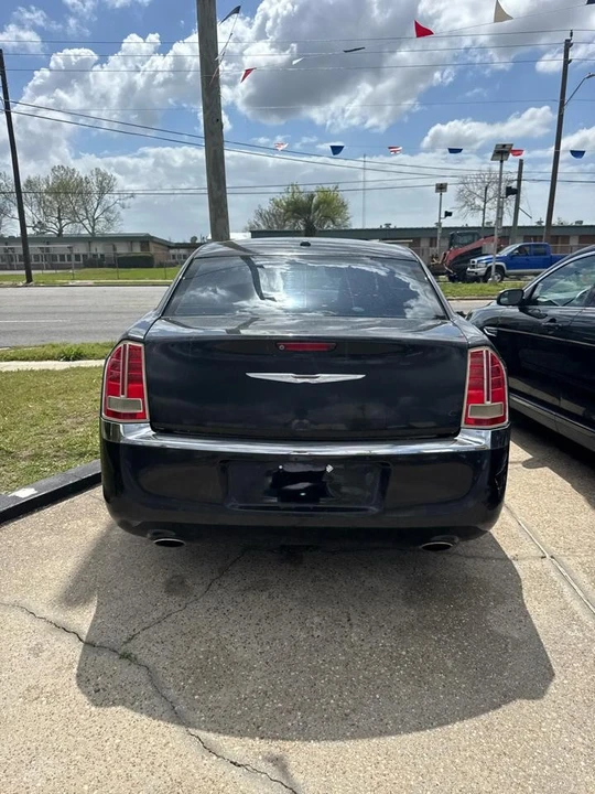 2011 Chrysler 300 (2005-2023) - Image 4 of 7