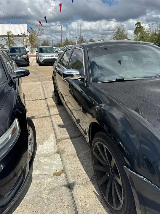 2011 Chrysler 300 (2005-2023) - Image 3 of 7