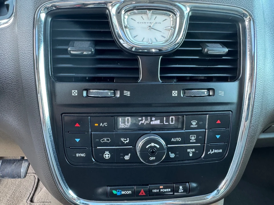 2011 Chrysler Town & Country - Image 14 of 21