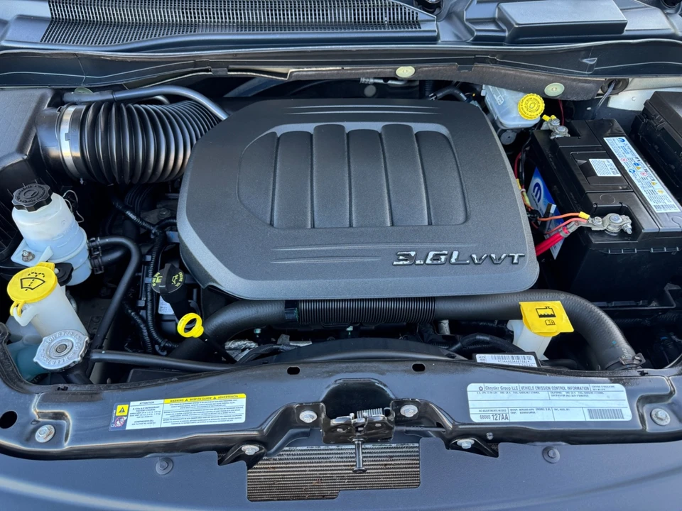 2011 Chrysler Town & Country - Image 21 of 21
