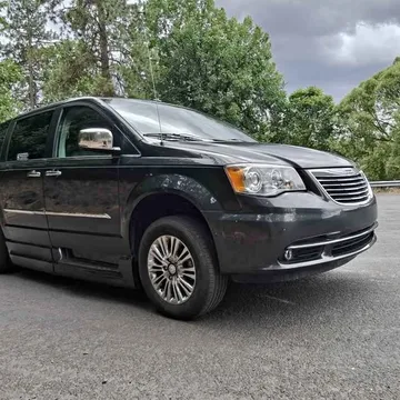 2011 Chrysler Town & Country Limited Minivan 4D