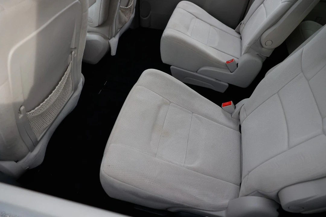 2011 Chrysler Town & Country - Image 10 of 12