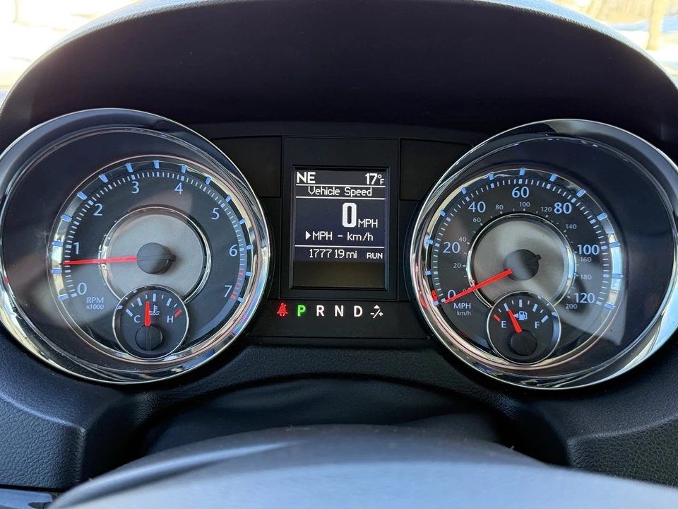 2011 Chrysler Town & Country - Image 13 of 18
