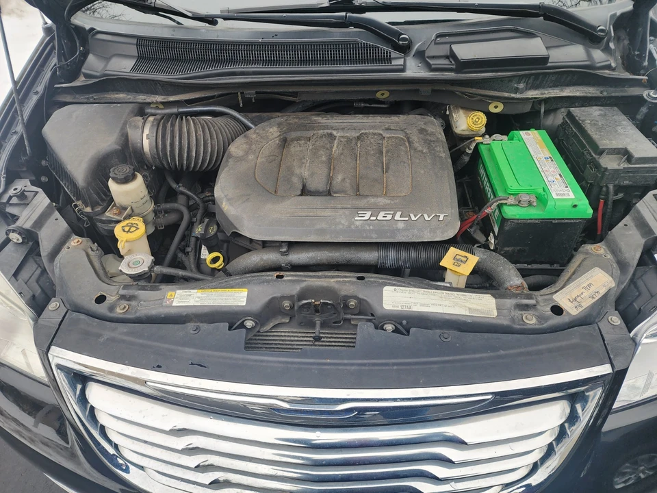 2011 Chrysler Town & Country - Image 13 of 21