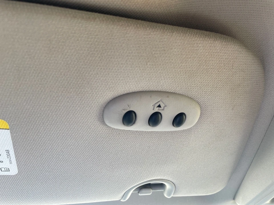 2011 Chrysler Town & Country - Image 17 of 21
