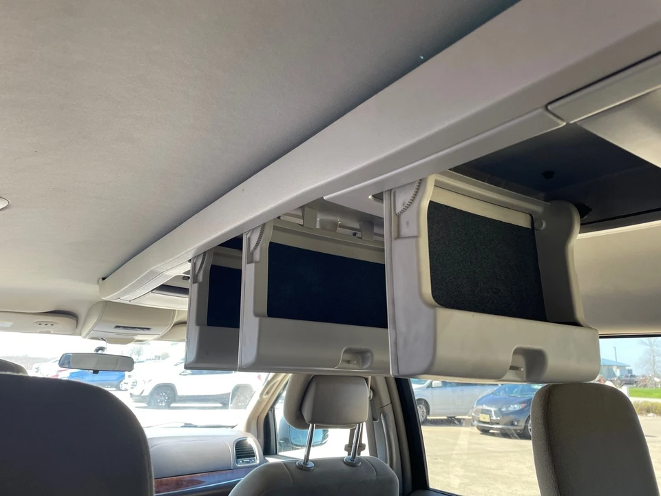 2011 Chrysler Town & Country - Image 21 of 21