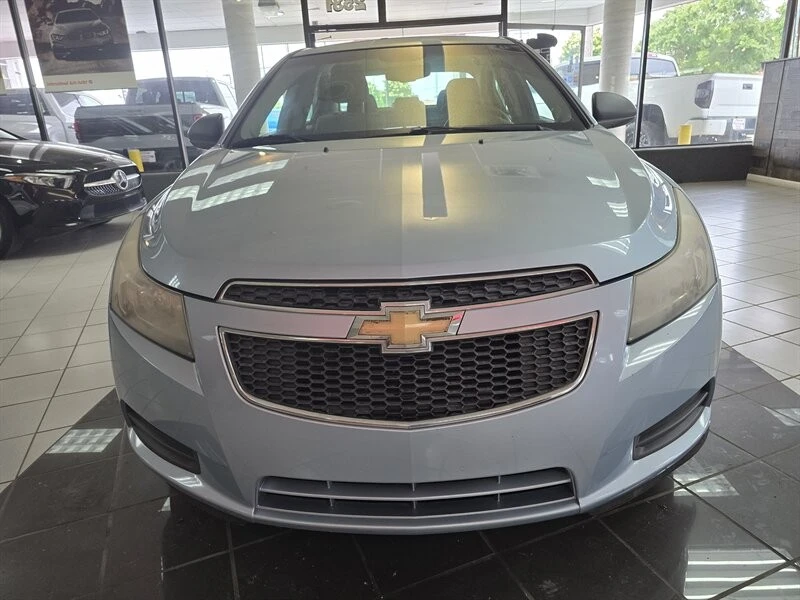 2011 Chevrolet Cruze - Image 2 of 4