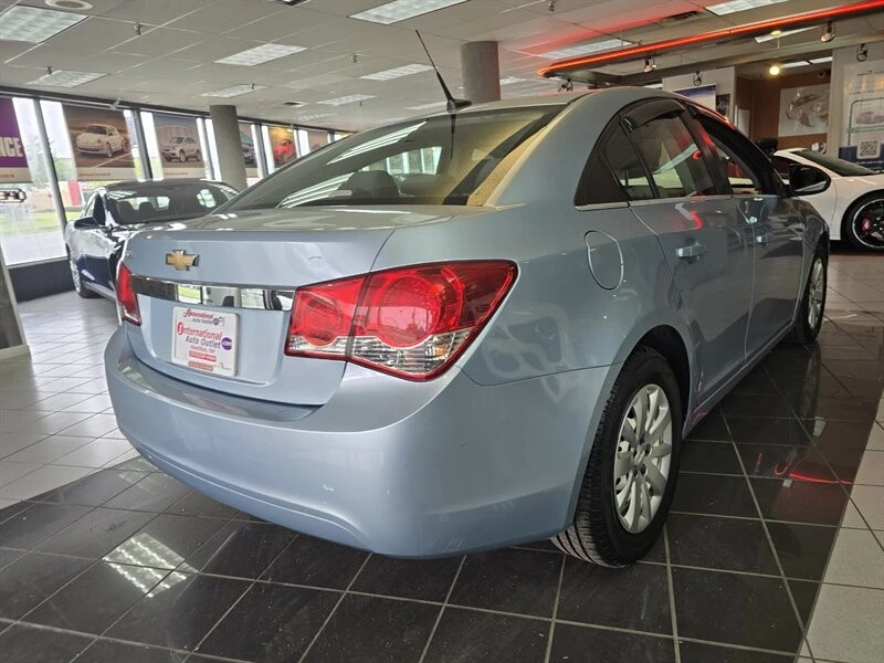 2011 Chevrolet Cruze - Image 3 of 4