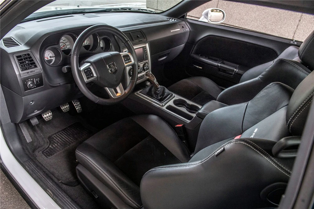 2011 Dodge Challenger SRT8 & 392 3rd Gen - Image 4 of 9