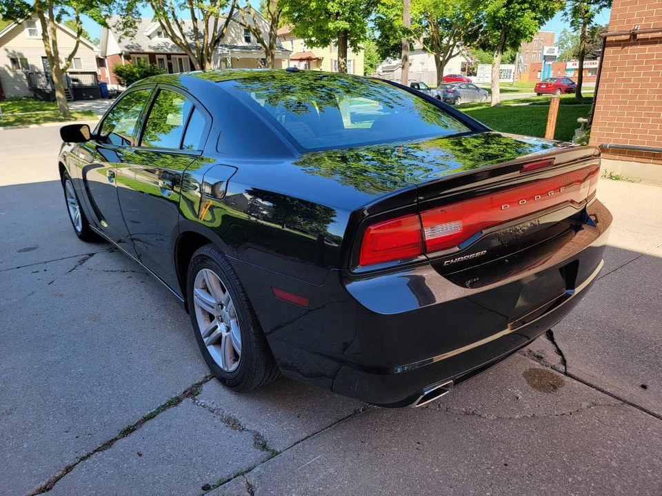 2011 Dodge Charger 7th Gen - Image 5 of 10